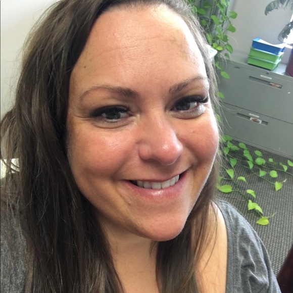 Meet your Posher, Valerie - Picture 1 of 1